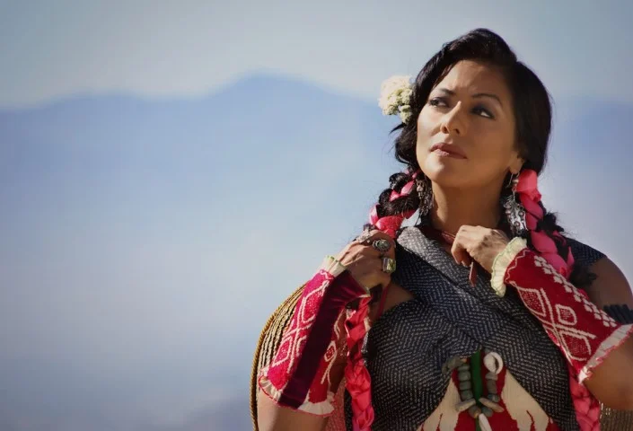 Lila Downs photo. Copyright © www.liladowns.com.