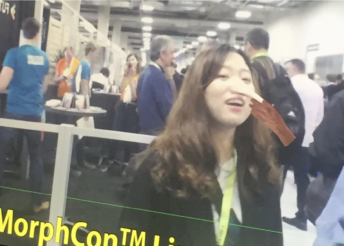 한양대학교 부스중 MORPHCON 기술 체험 (인물 : 위디엑스 한승미 디자이너)
