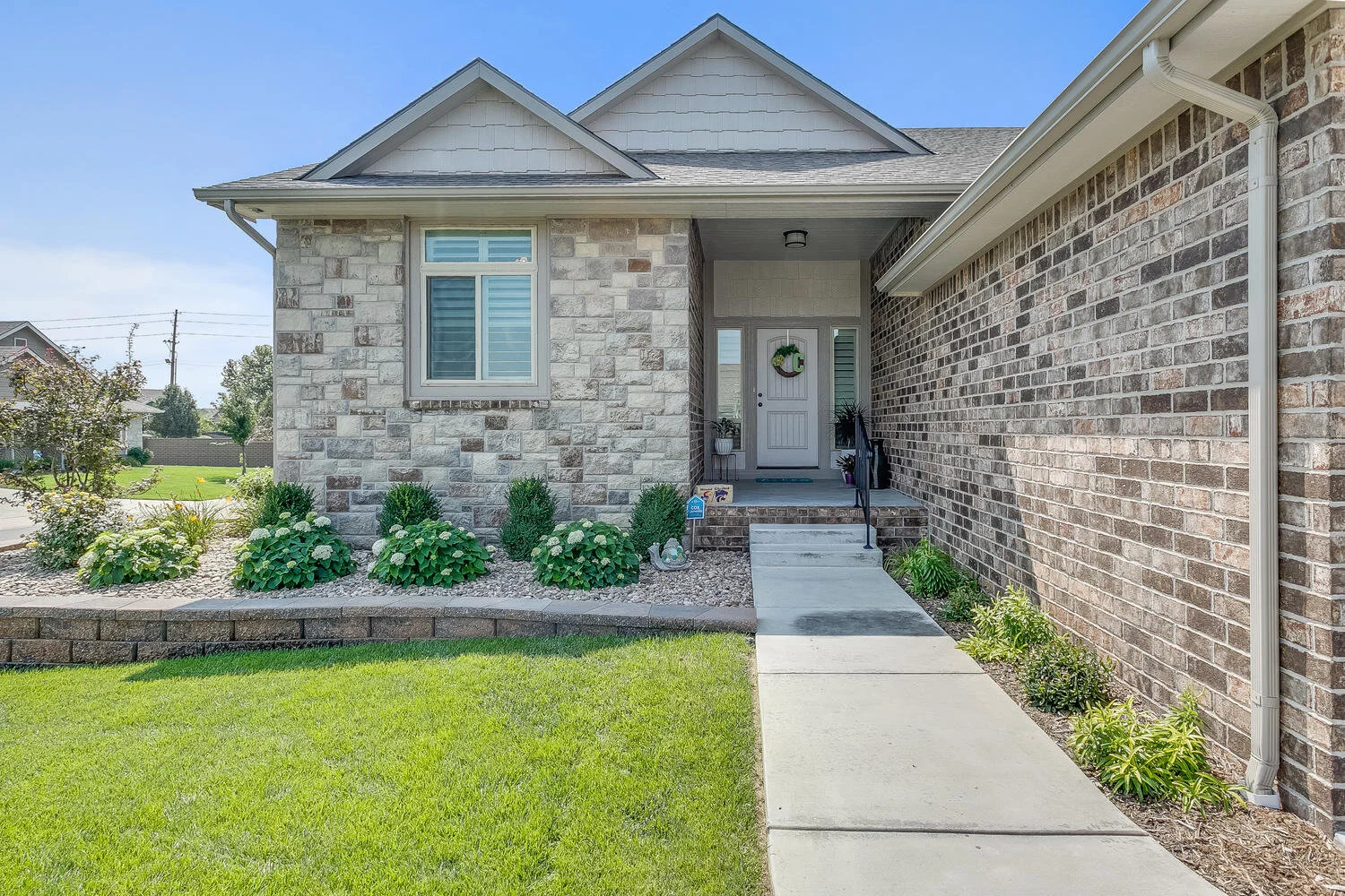 On The Market Banister Real Estate