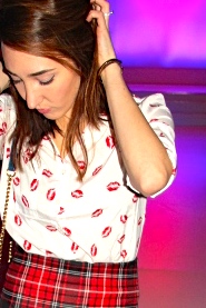  Blouse: SheInside / Skirt: Topshop / Heels: SheInside / Bag: Rebecca Minkoff