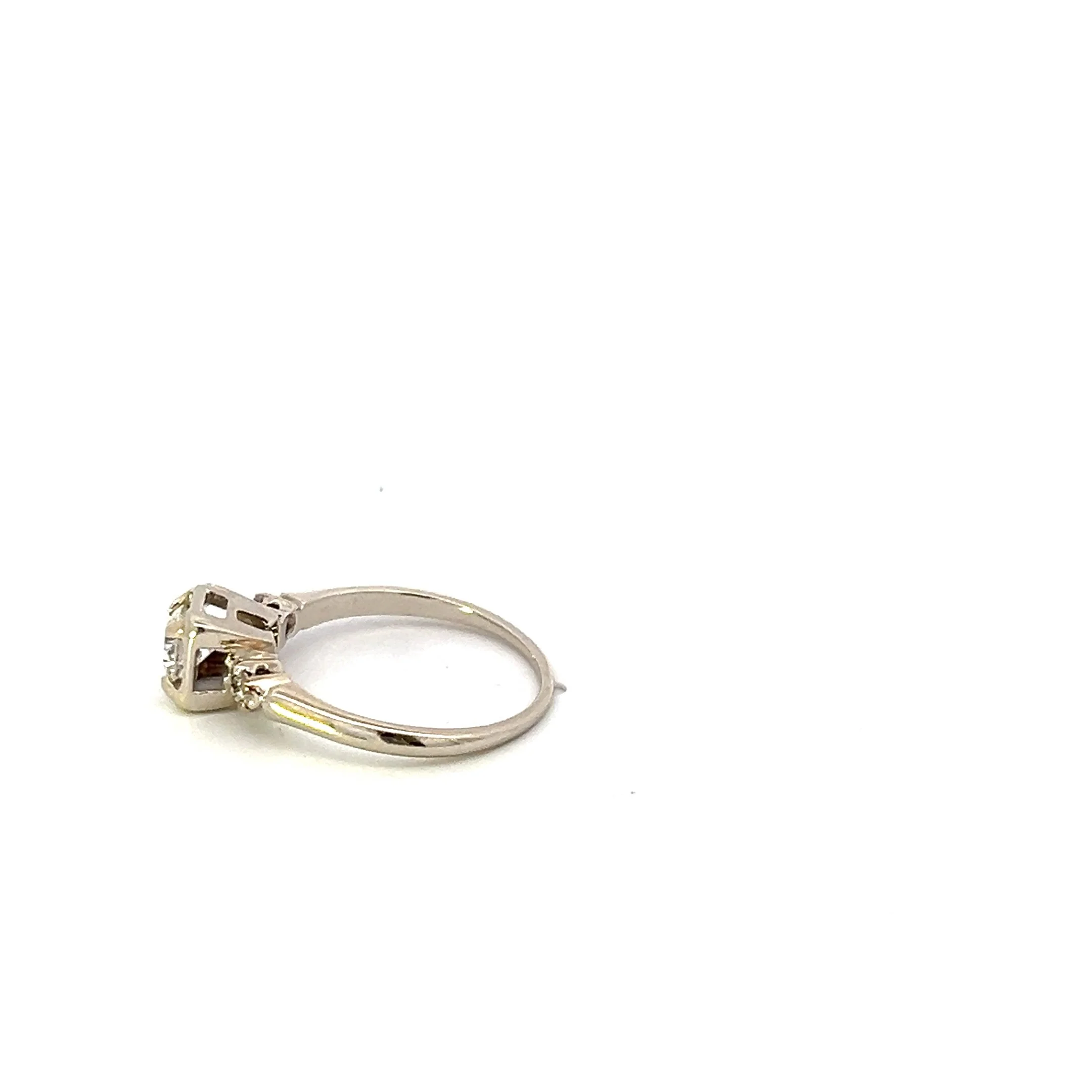 4 prong engagement ring_a28xfo9bff_2025-07-08-12-21-45.jpg