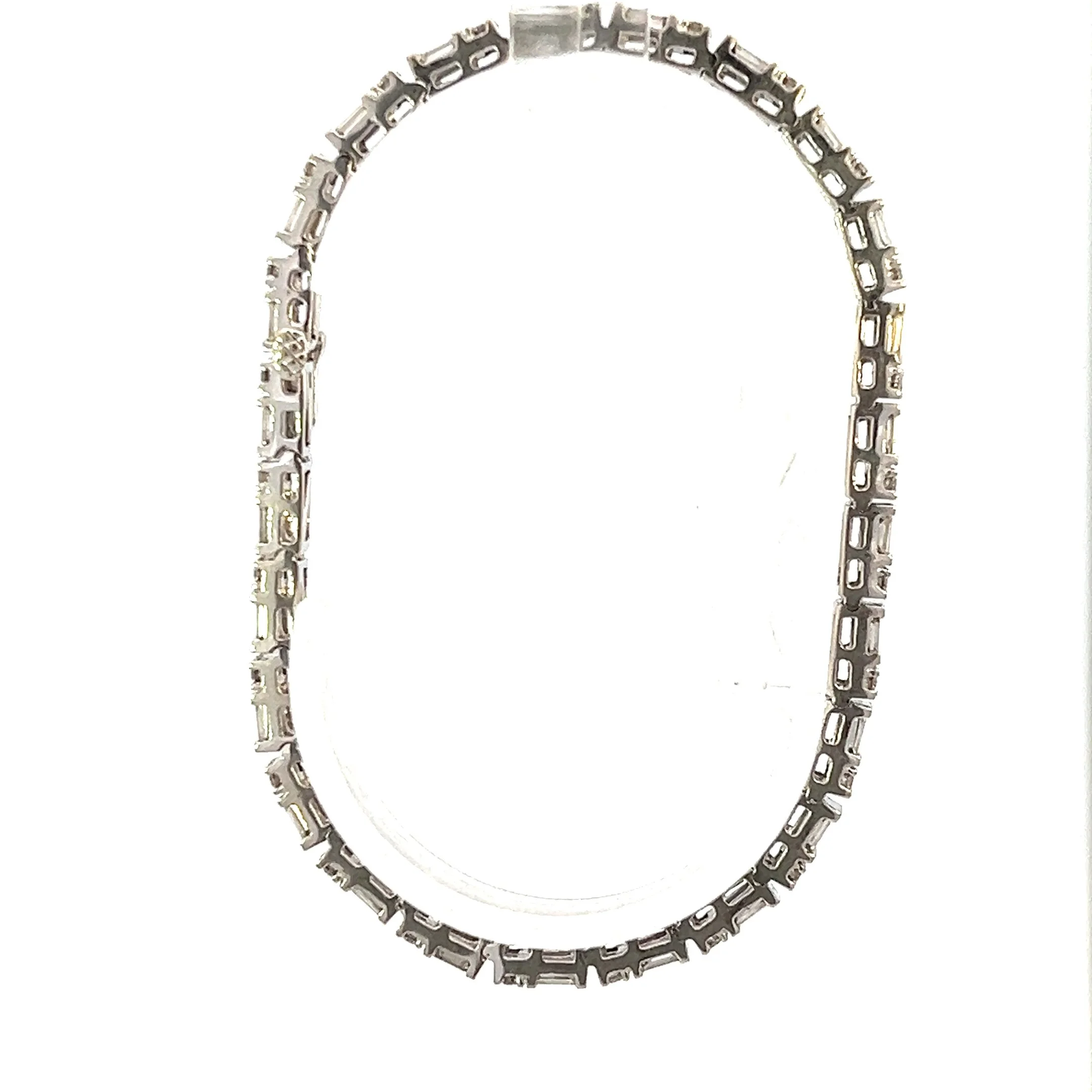 Baguette and diamond bracelet_u9j1d1lb5t_2025-07-08-13-57-09.jpg