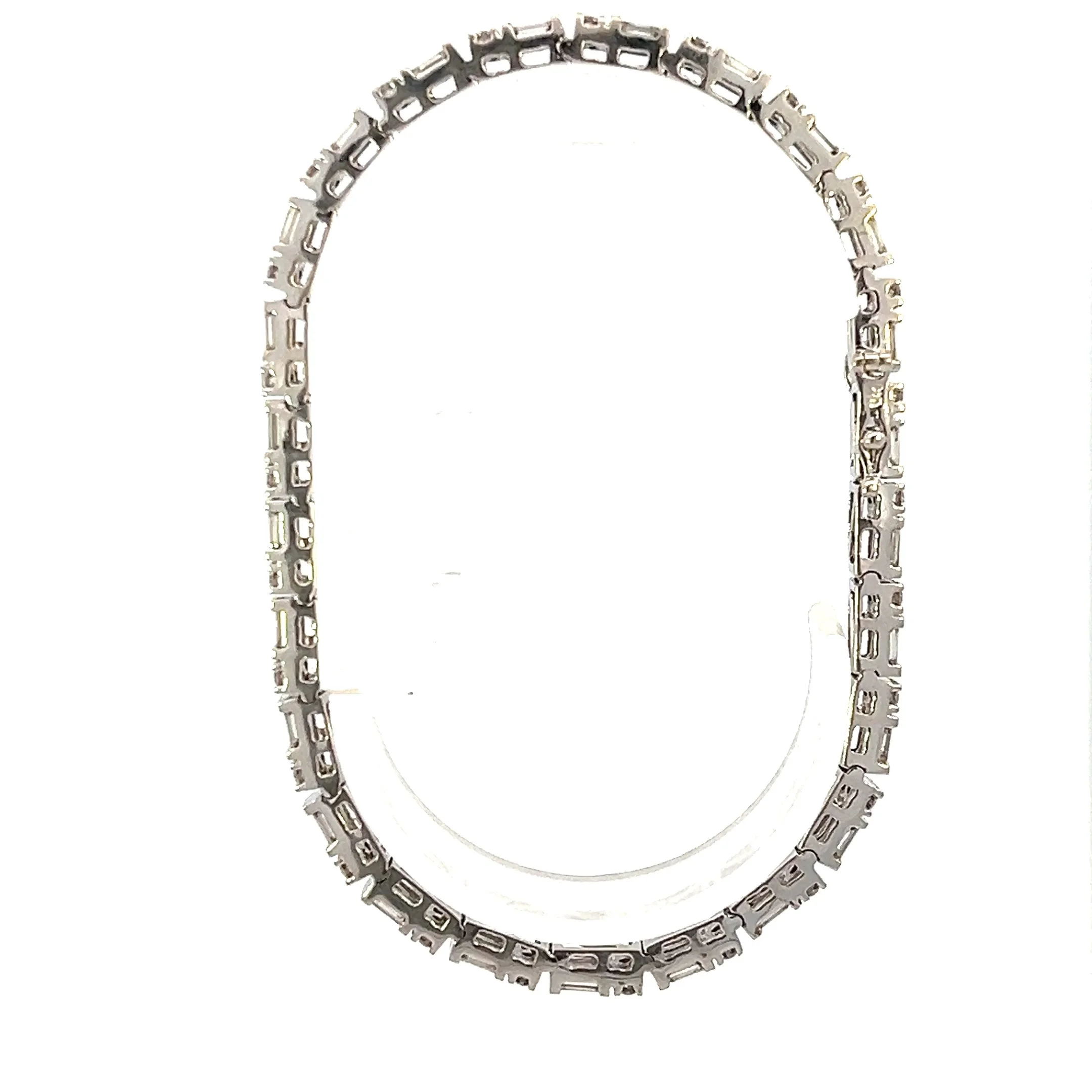 Baguette and diamond bracelet_p9ezf235aua_2025-07-08-13-57-09.jpg