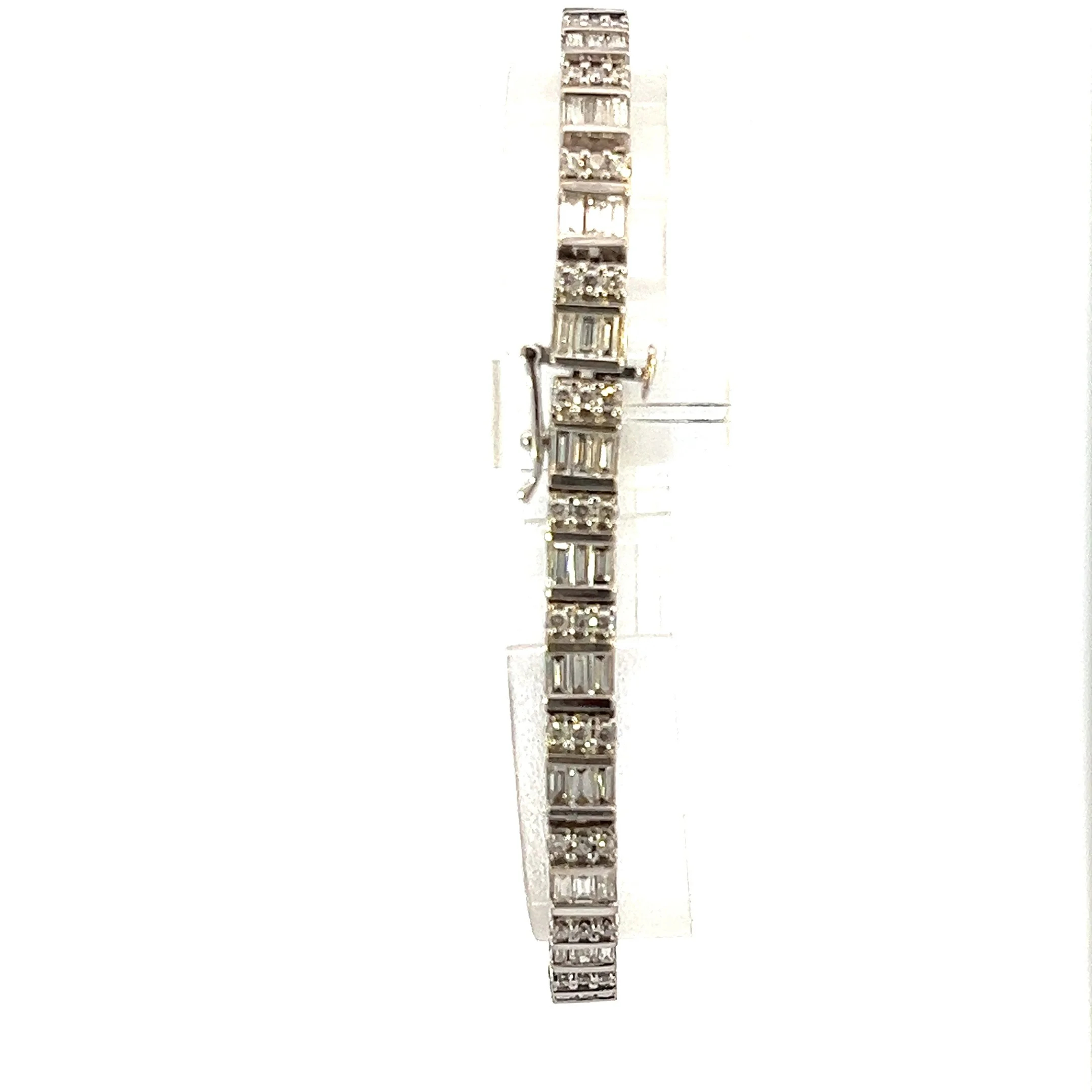 Baguette and diamond bracelet_vjn1y0av3rc_2025-07-08-13-57-09.jpg