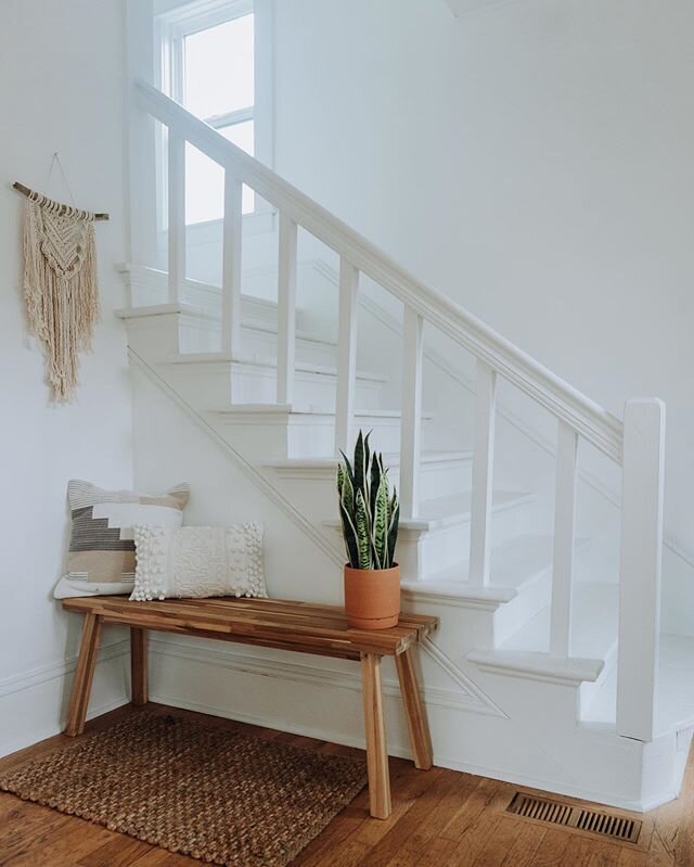 White paint everywhere, even on the stairs!  Would you paint your stairs? We&rsquo;d love to hear your thoughts and this and see what you think. |
:
:
:
:
:
:
#design #interiordesign #interiors #homedesign #homedecor #LTKhome #decor #oregonhome #home