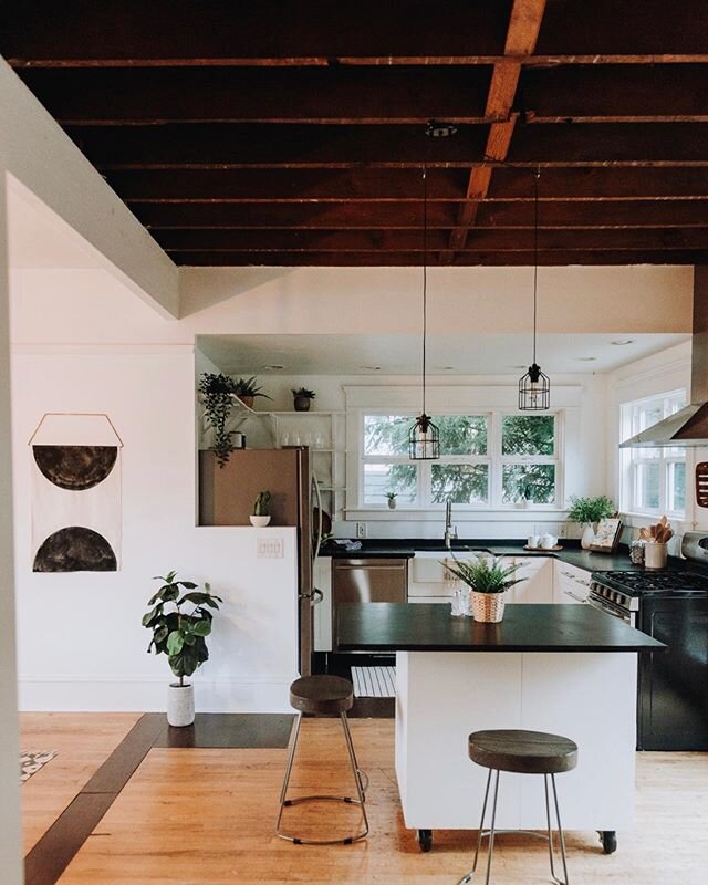 Wanna add some character to your kitchen? Tear your ceiling out and boom! |
:
:
:
:
:
#makingmyhaven #mymidcenturymix #showmeyourstyled #homedecorating #home #shakeupyourstyle #homedesigner #housegoals #housestaging #stagedtosell #portlandhome #peepm