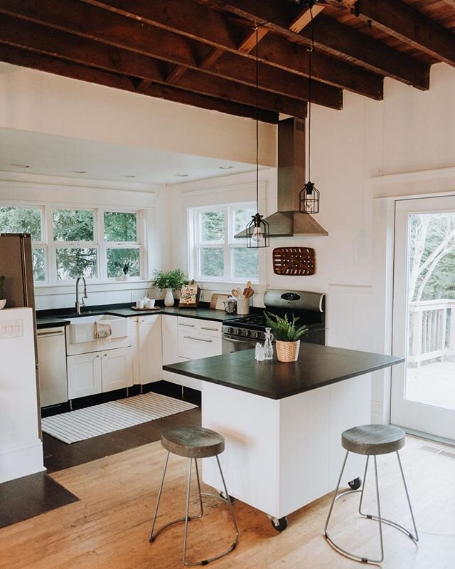 Exposed ceilings are all the rage lately. But when is it actually possible and appropriate to do? We&rsquo;ve learned a lot about this trend and it helps to know a few things before you go tearing your ceiling down. |
:
:
:
:
:
:
#design #interiordes
