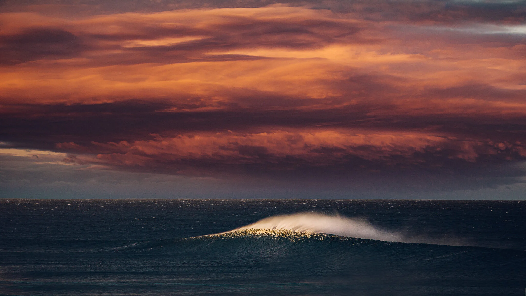 Lonely wave.jpg