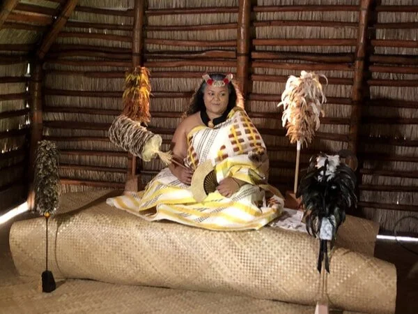 oyhw-becky-kahahumanu-sitting_orig.jpg