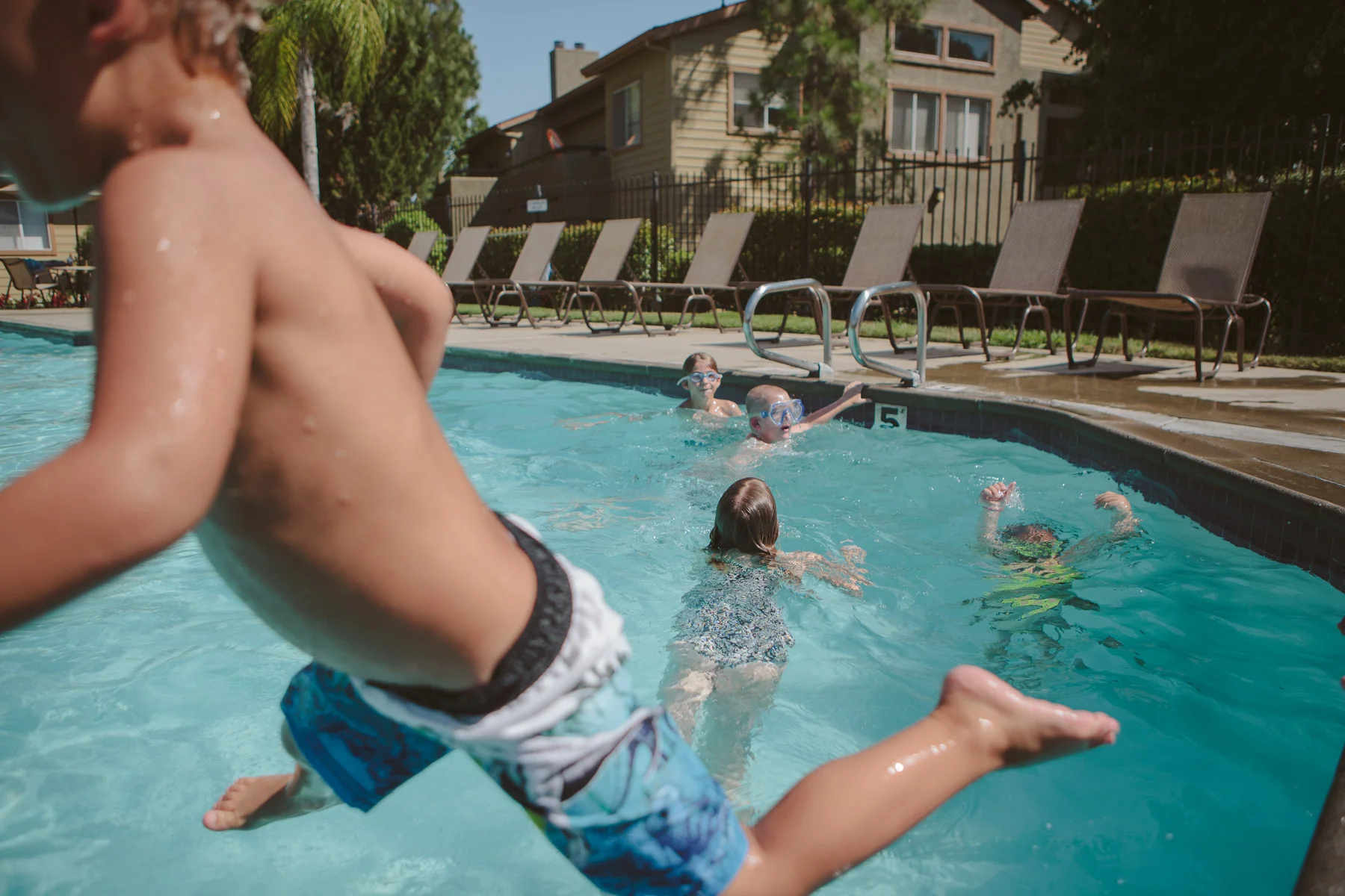 Kids-at-the-pool-0026.jpg