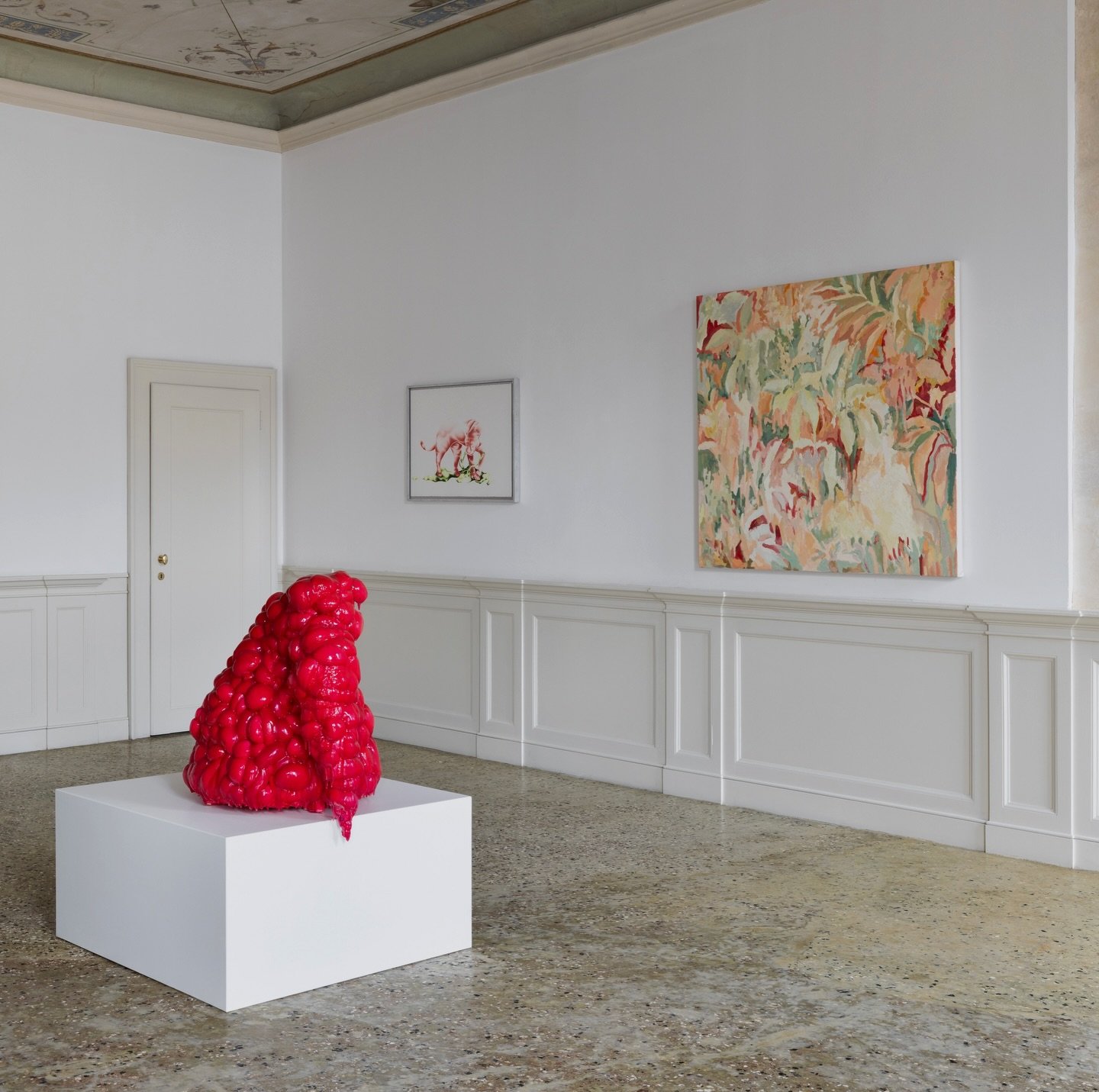 &lsquo;Table Manners&rsquo; @barbatigallery in Venice, curated by @piechencool is now open (800 people at the private view! )Such a mega show to be part of alongside so many cool artists.
📸Courtesy the artists and Barbati Gallery, Venice, Italy. Pho