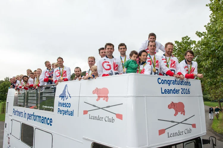 2016_bus_business_leander_05.jpg