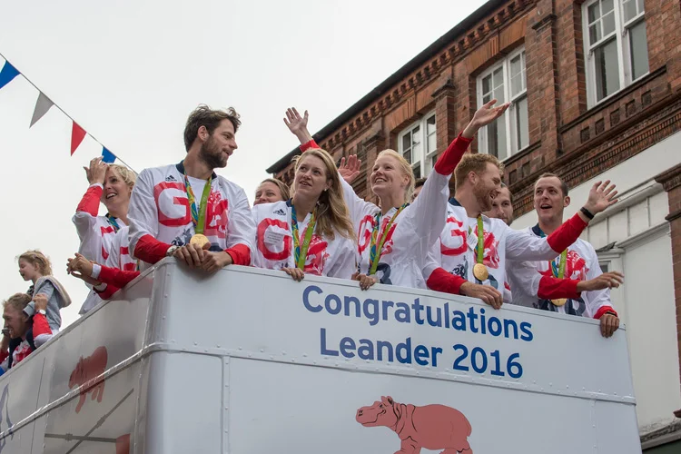 2016_bus_business_leander_06.jpg