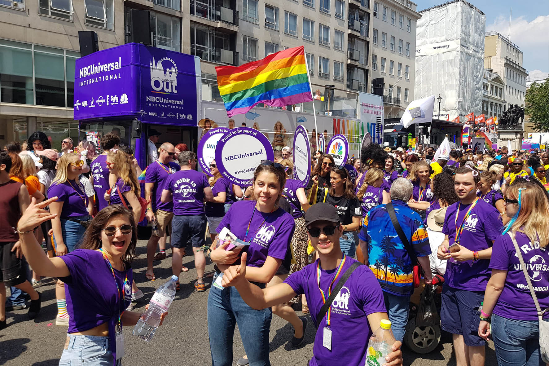 bus_business_london_pride_2018_13.jpg