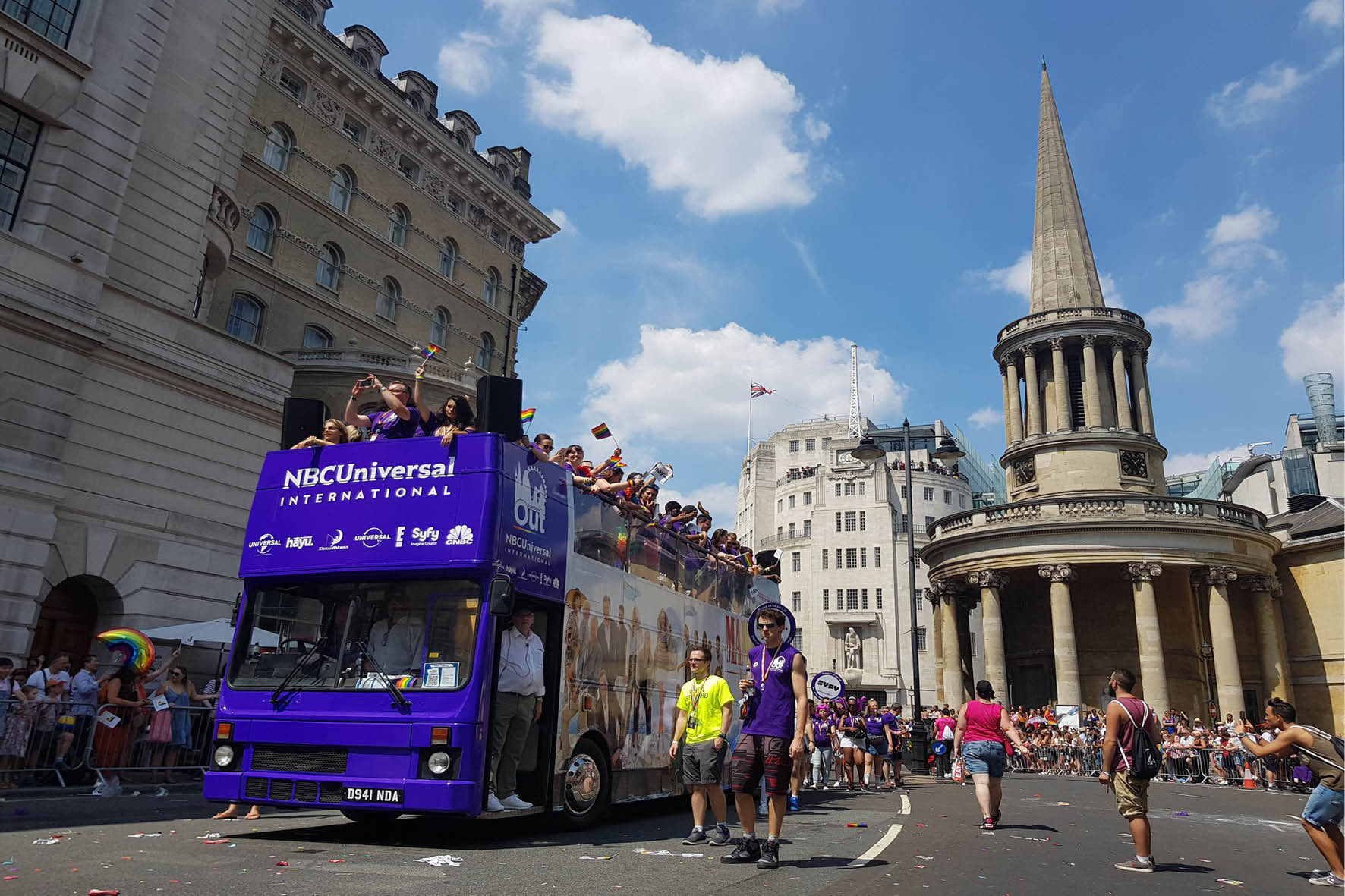 bus_business_london_pride_2018_14.jpg