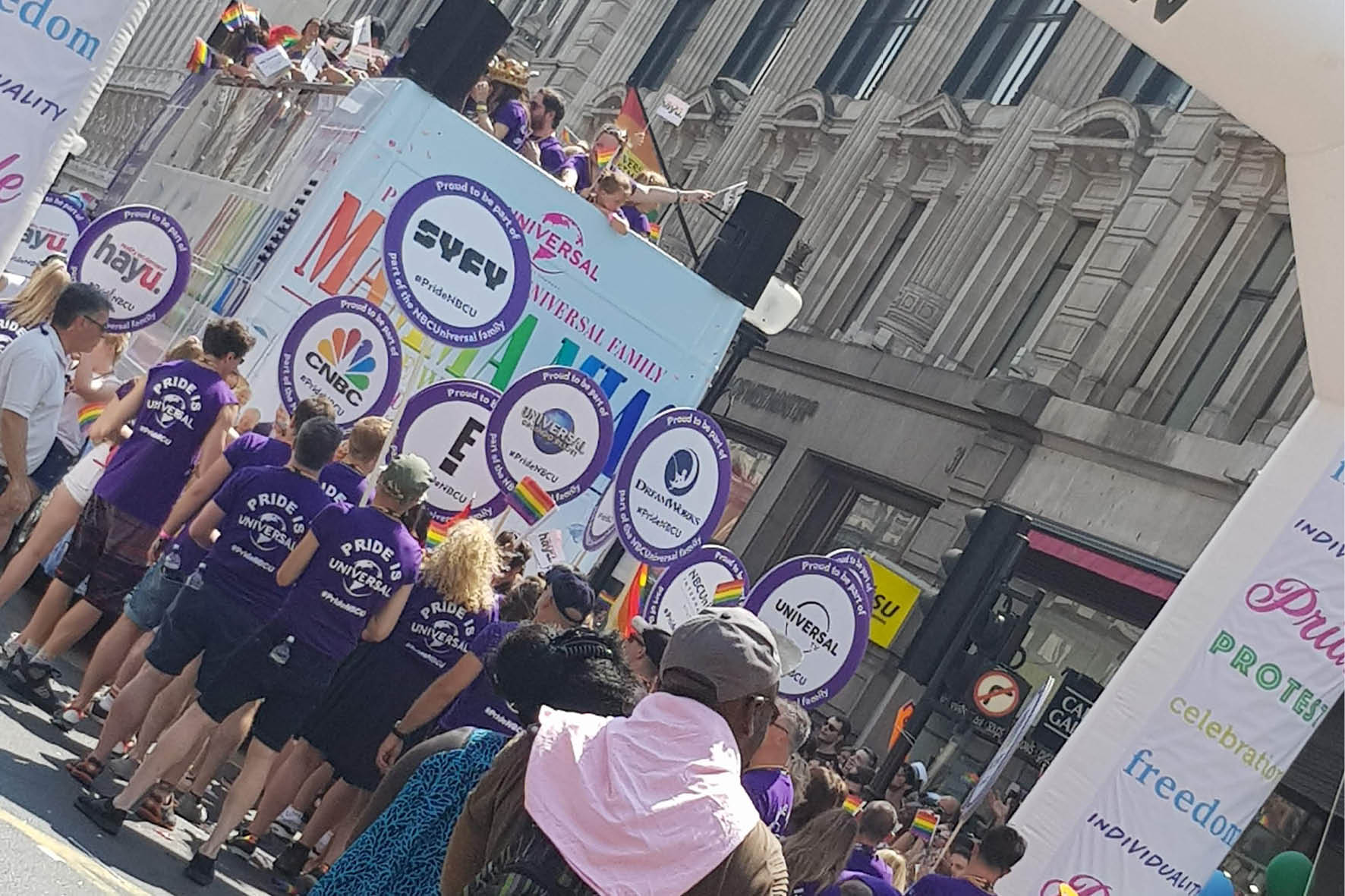 bus_business_london_pride_2018_15.jpg