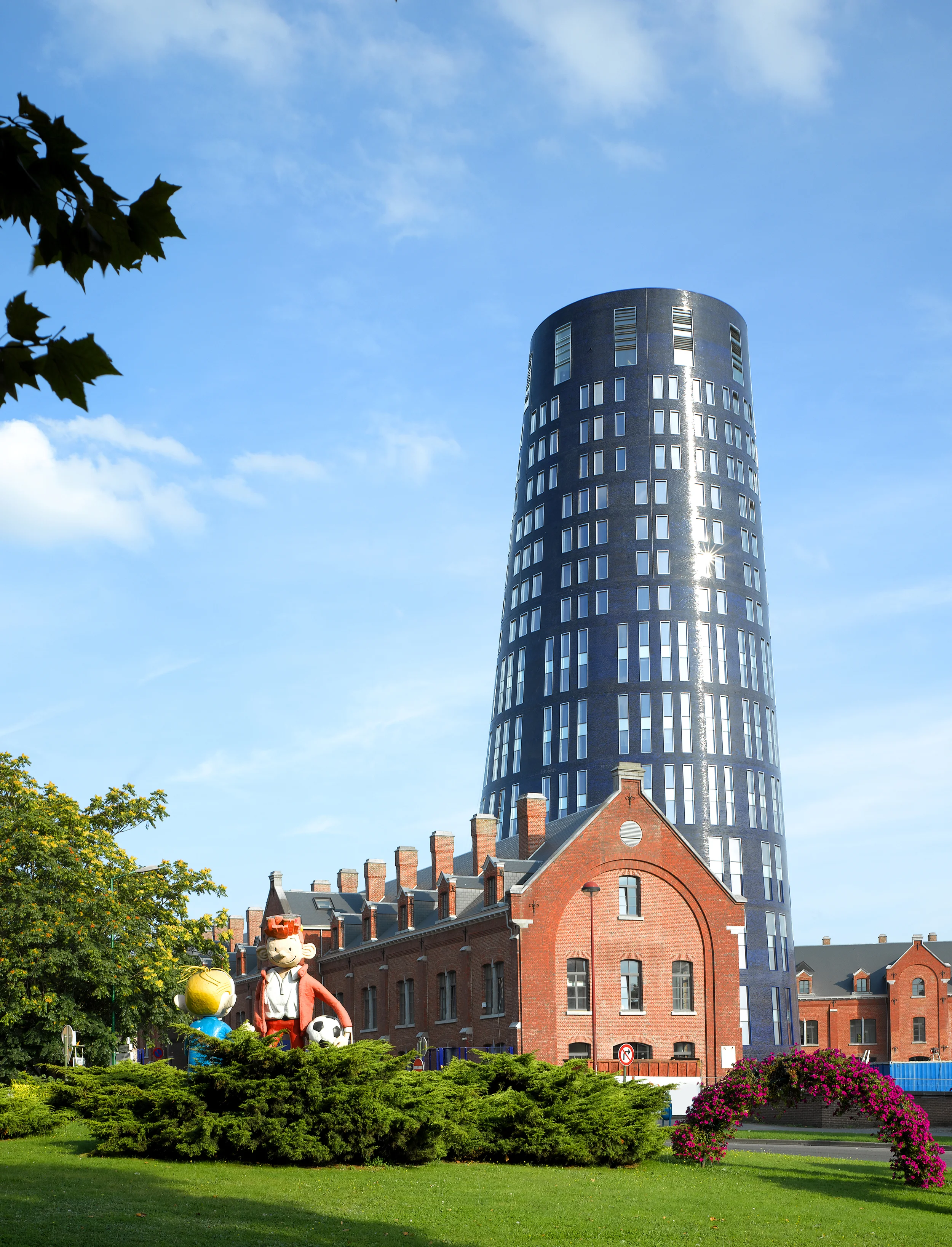 Jean Nouvel MDW Architecture