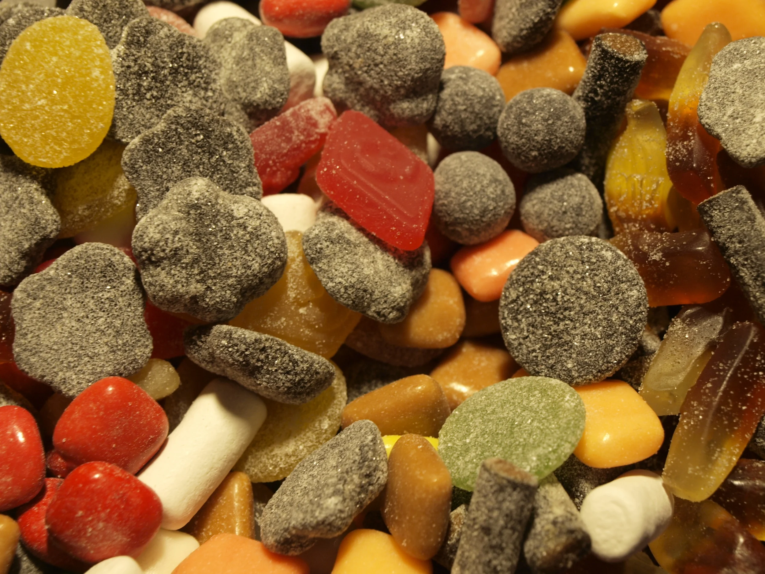 Selection_of_loose_candy.jpg