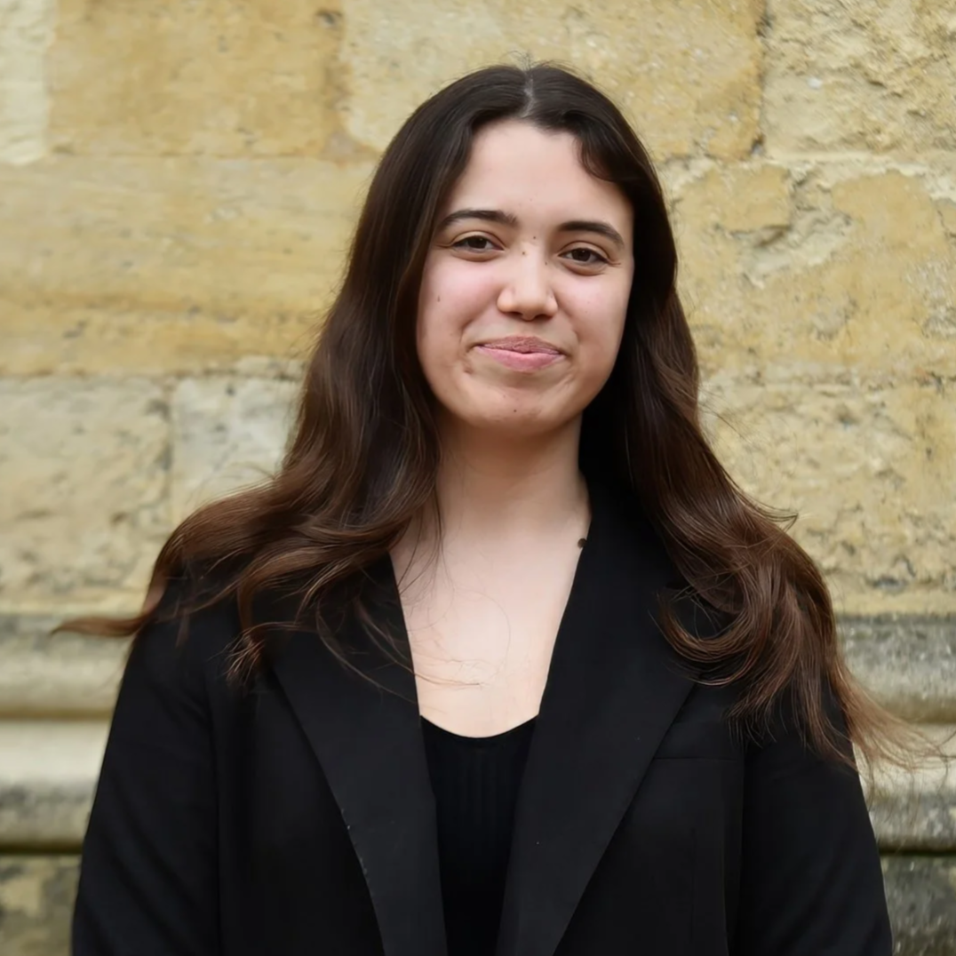 India Worthington: USG for Content