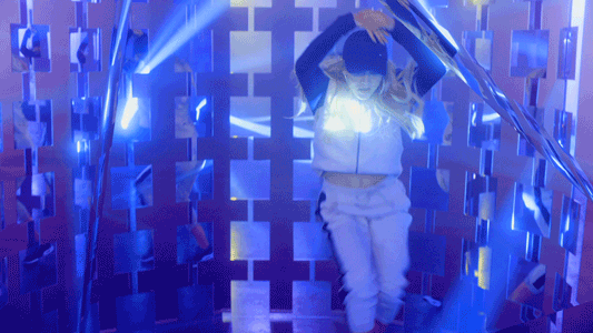 NEW_ZARA_NIKE.gif