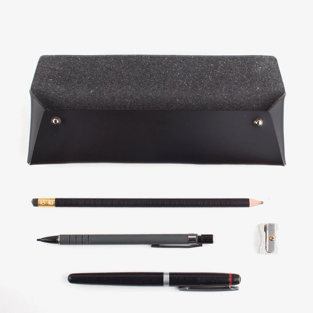 pencil_case_black.jpg