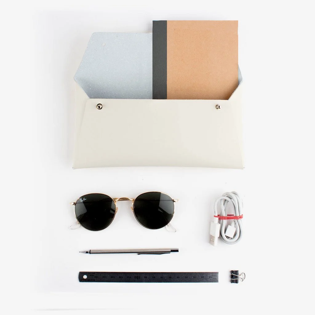 regular_case_white_1.jpg