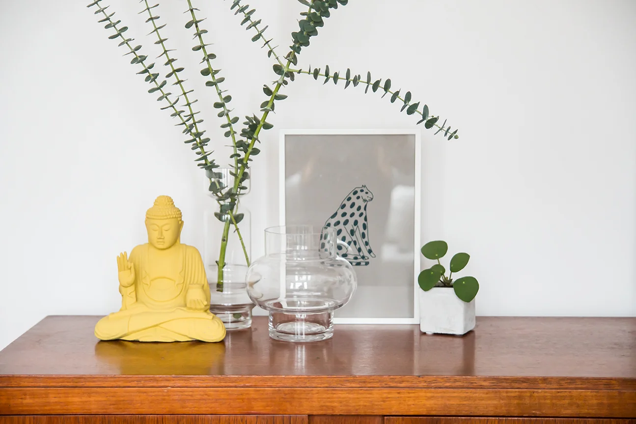 prints and vases