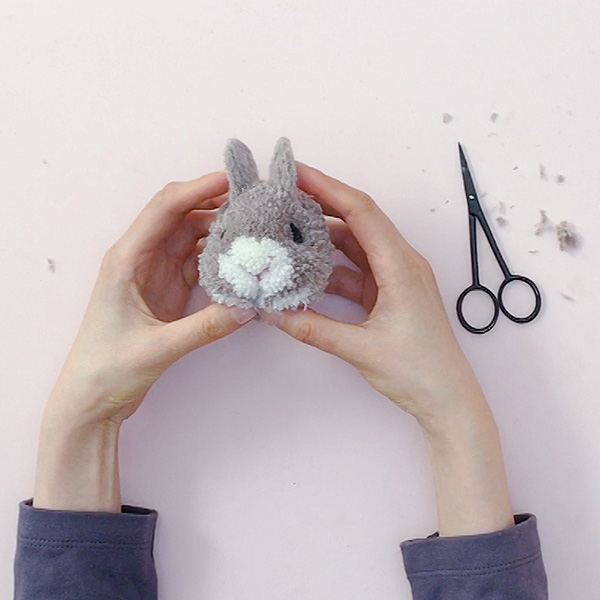 pom-maker-tutorial-how-to-make-a-bunny-pompom-step18.jpg