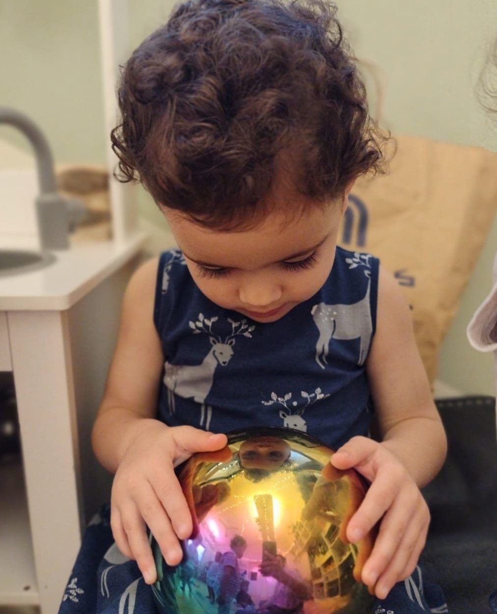 Reflective surfaces can build and create thinking skills in young children. They ponder, wonder and might just catch on the idea of it being a reflection of theirs or something else.⁠
⁠
⁠
⁠
#inspirephilosophy#learningthroughplay #playbasedlearning  #