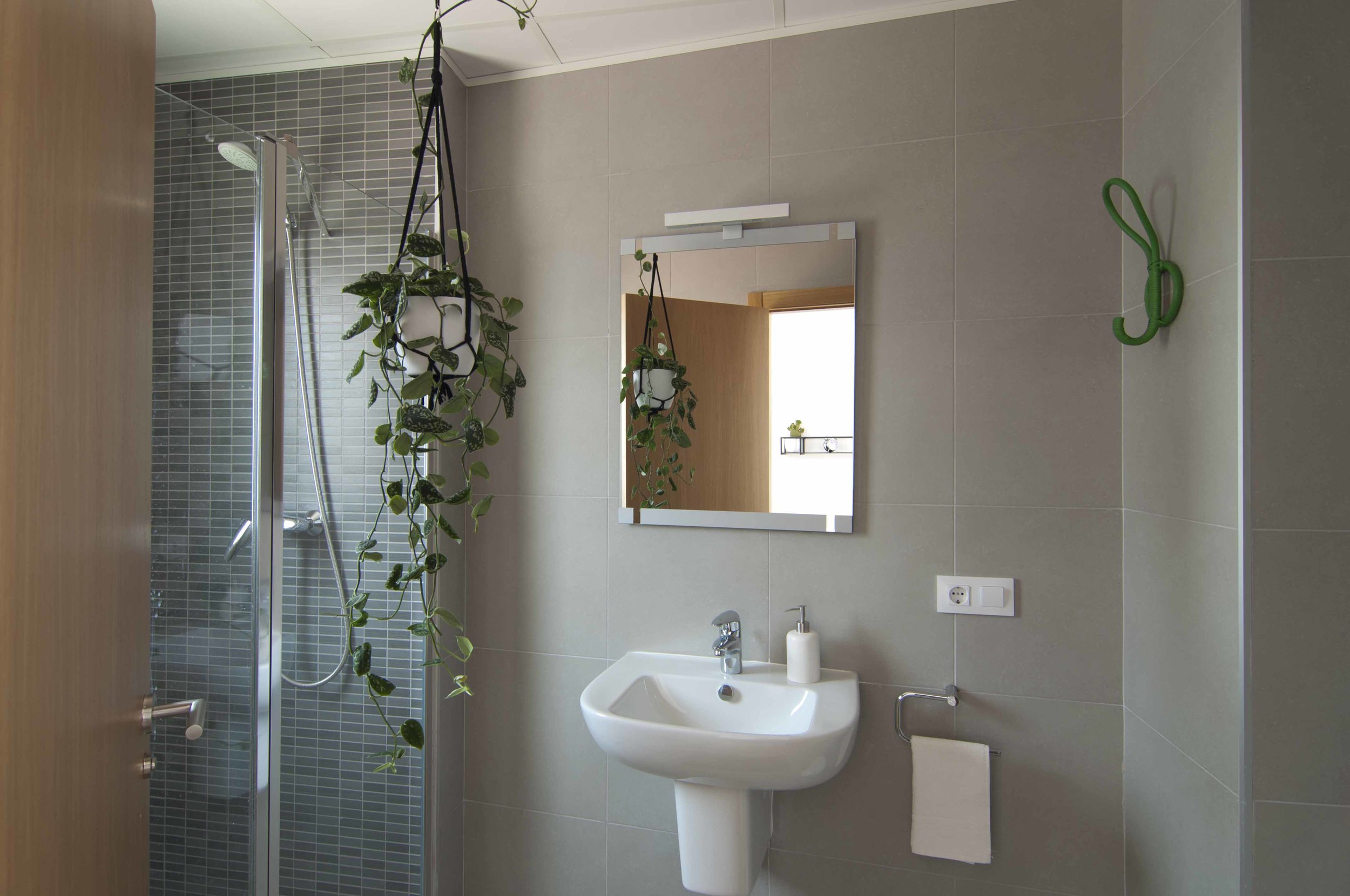 Bathroom of Zalamera B&B in Valencia, Spain.jpg