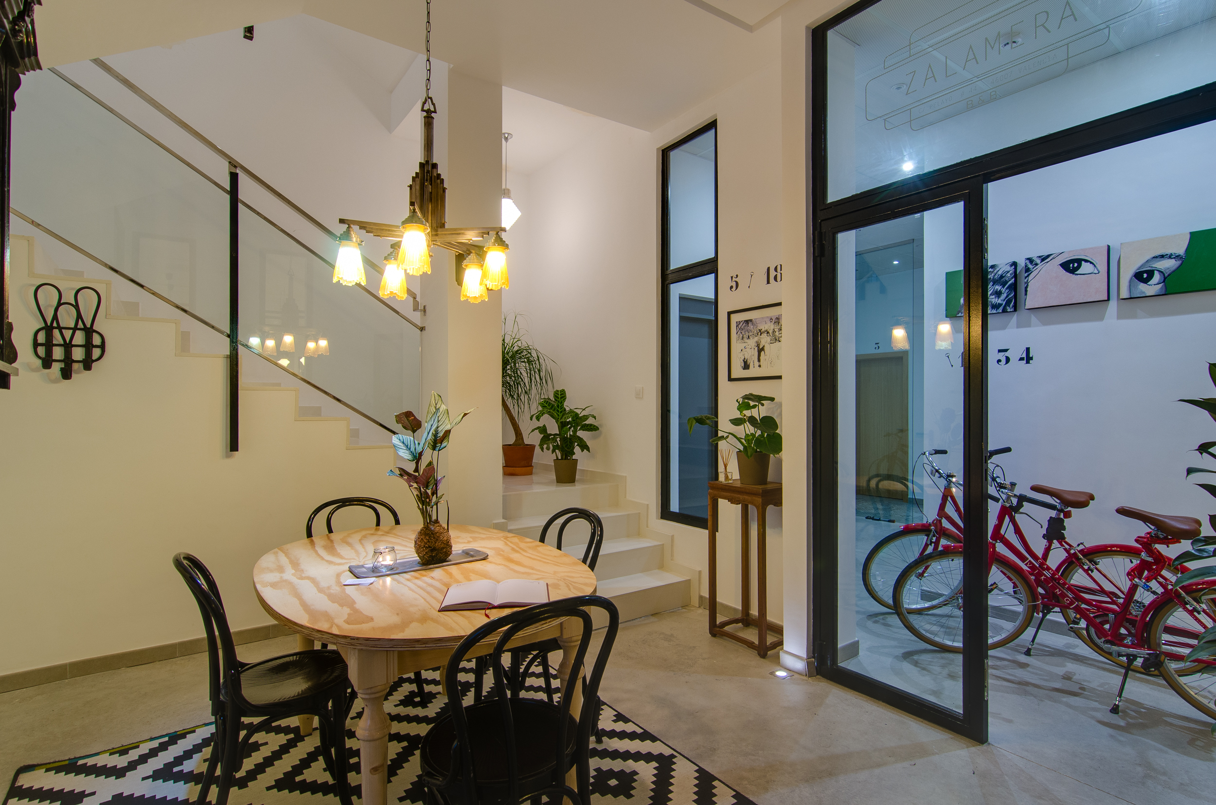 Reception of Zalamera B&B in Valencia, Spain.jpg