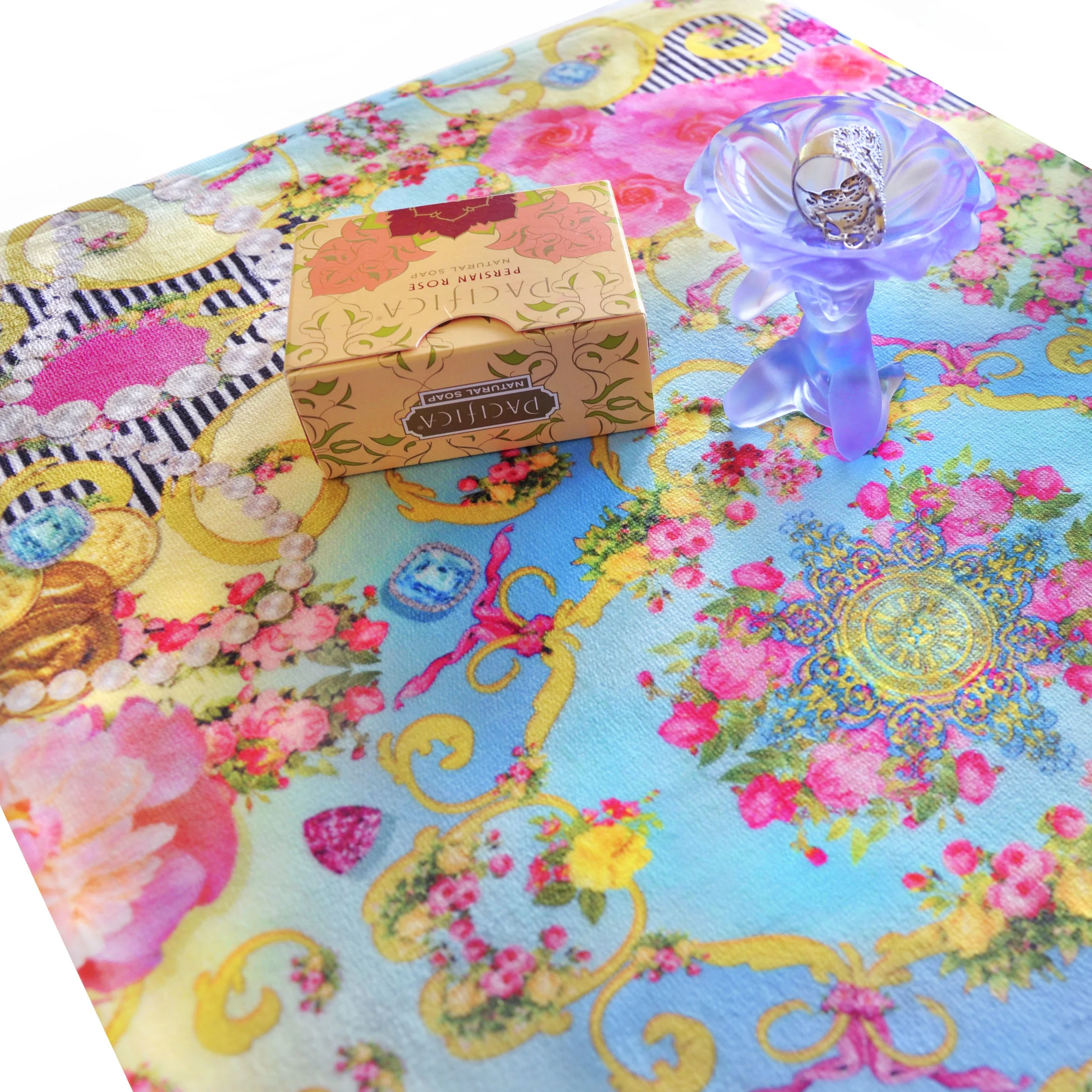 FRENCH_HANDTOWEL_PARADISMAISON_SQ.jpg