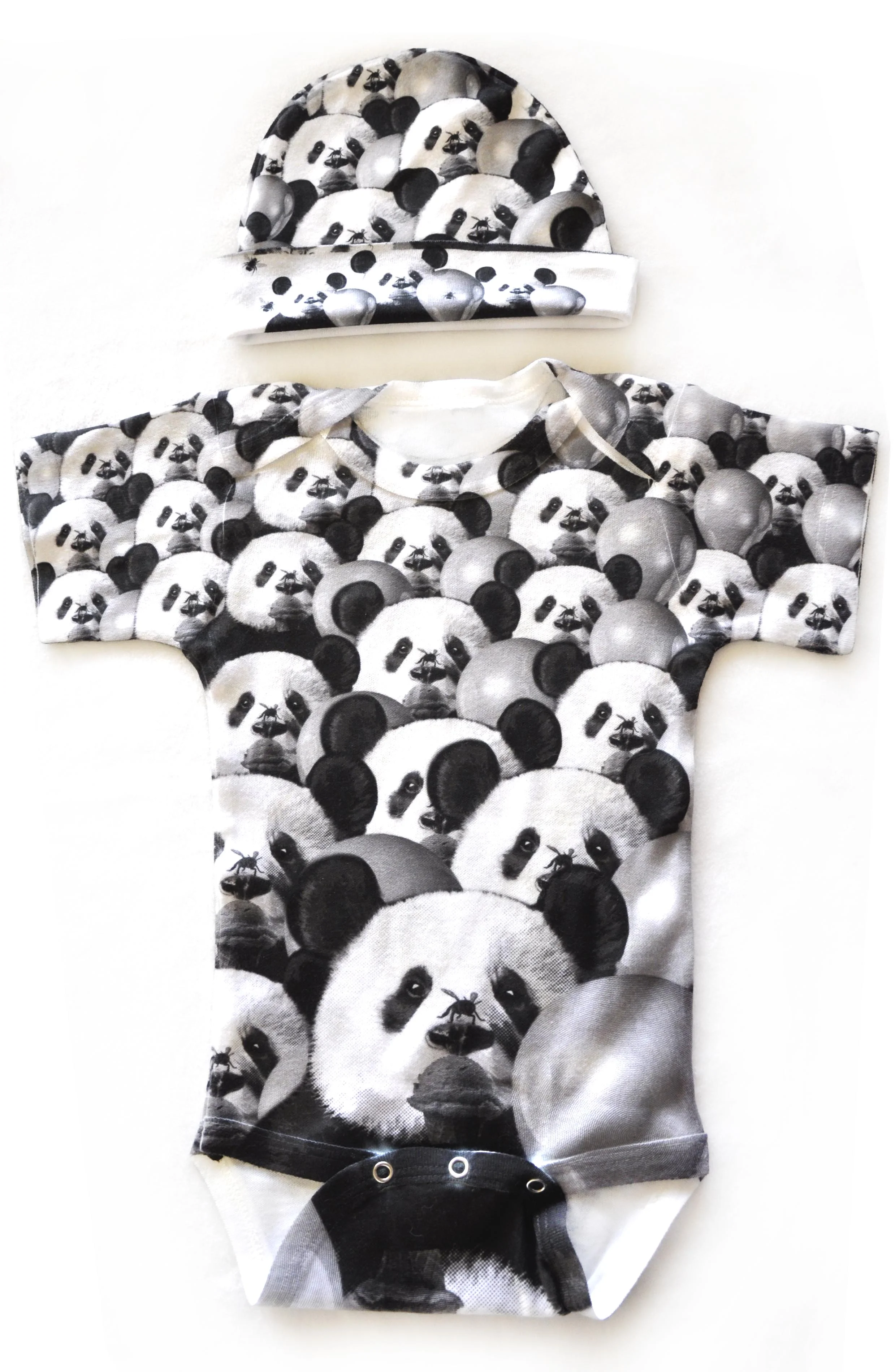 PANDA_ONESIE_PARADISMAISON_LOW.jpg