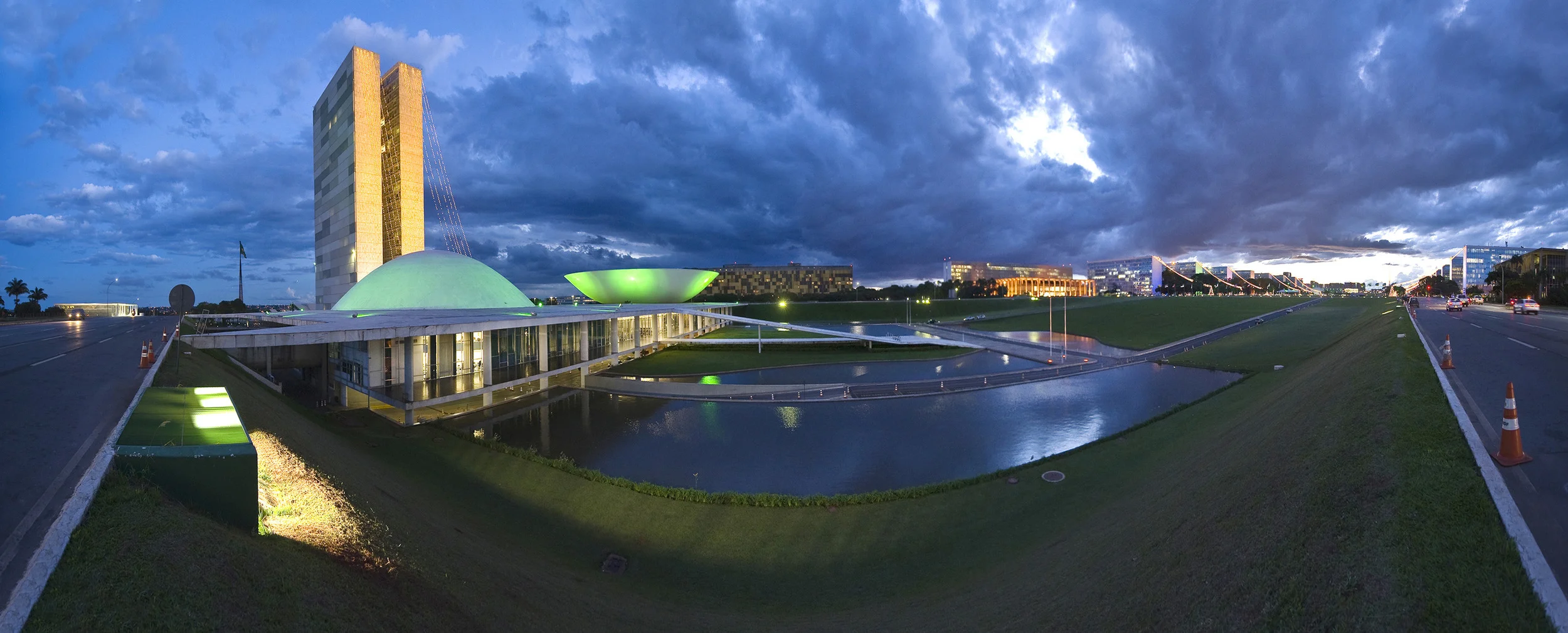 Brasilia, Oscar Niemeyer