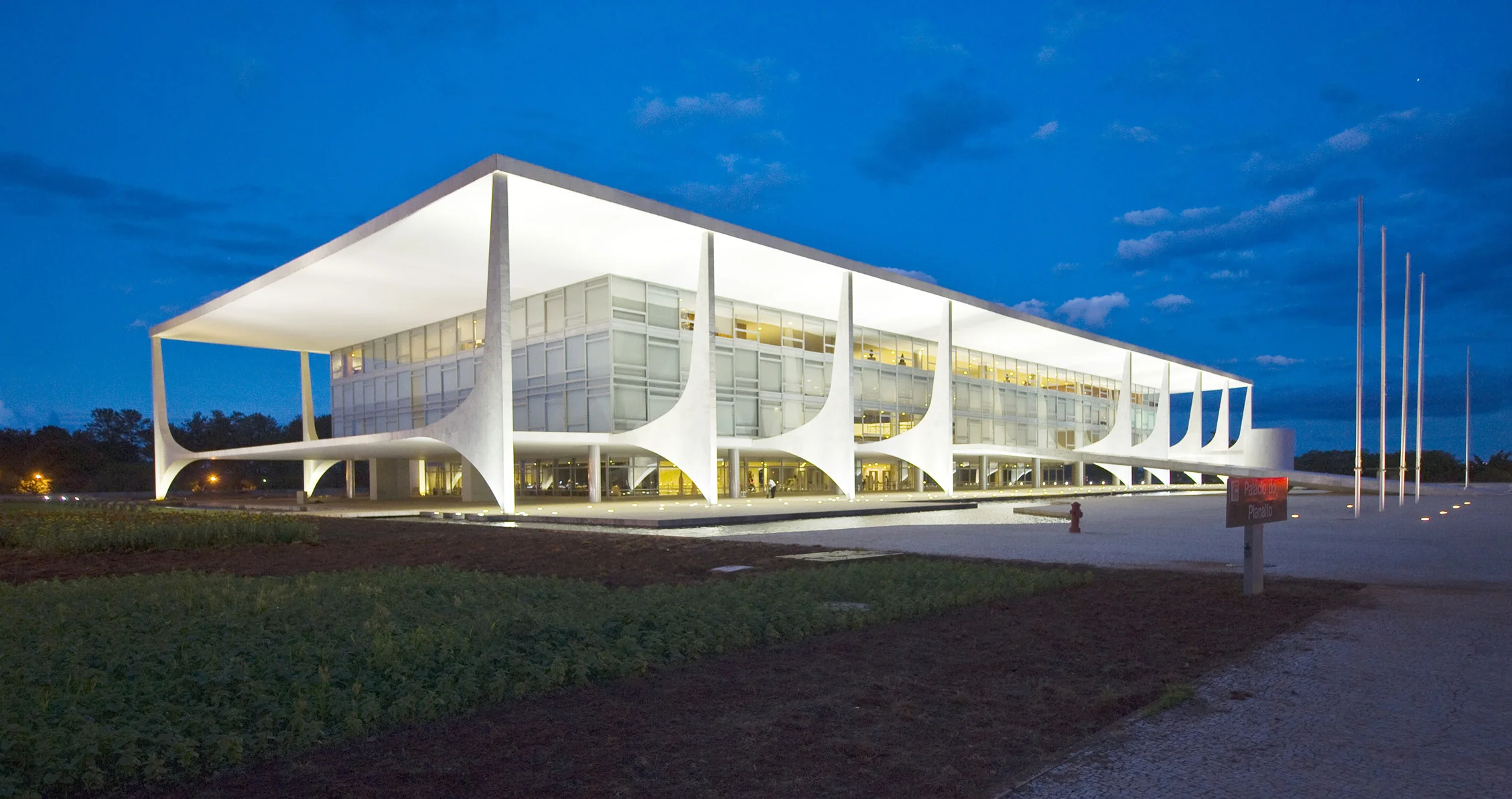 Brasilia, Oscar Niemeyer