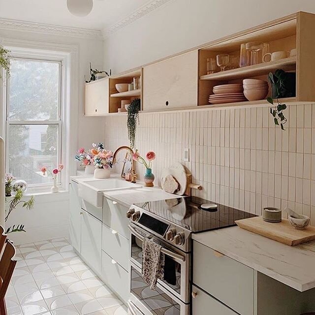 Just a PRETTY, PRETTY pretty kitchen @mymitzi (bonus points if you got the Larry David reference)