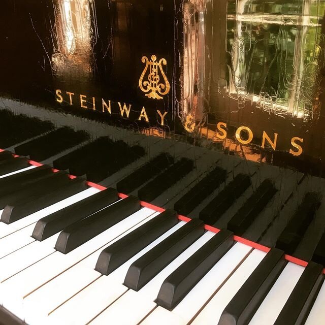 This 1970s Steinway B needs some work, but it still sounds and plays great! 😍 🎶👂#Steinway #steinwaypiano #steinwaypianos #grandpiano #pianotuning #pianotuner