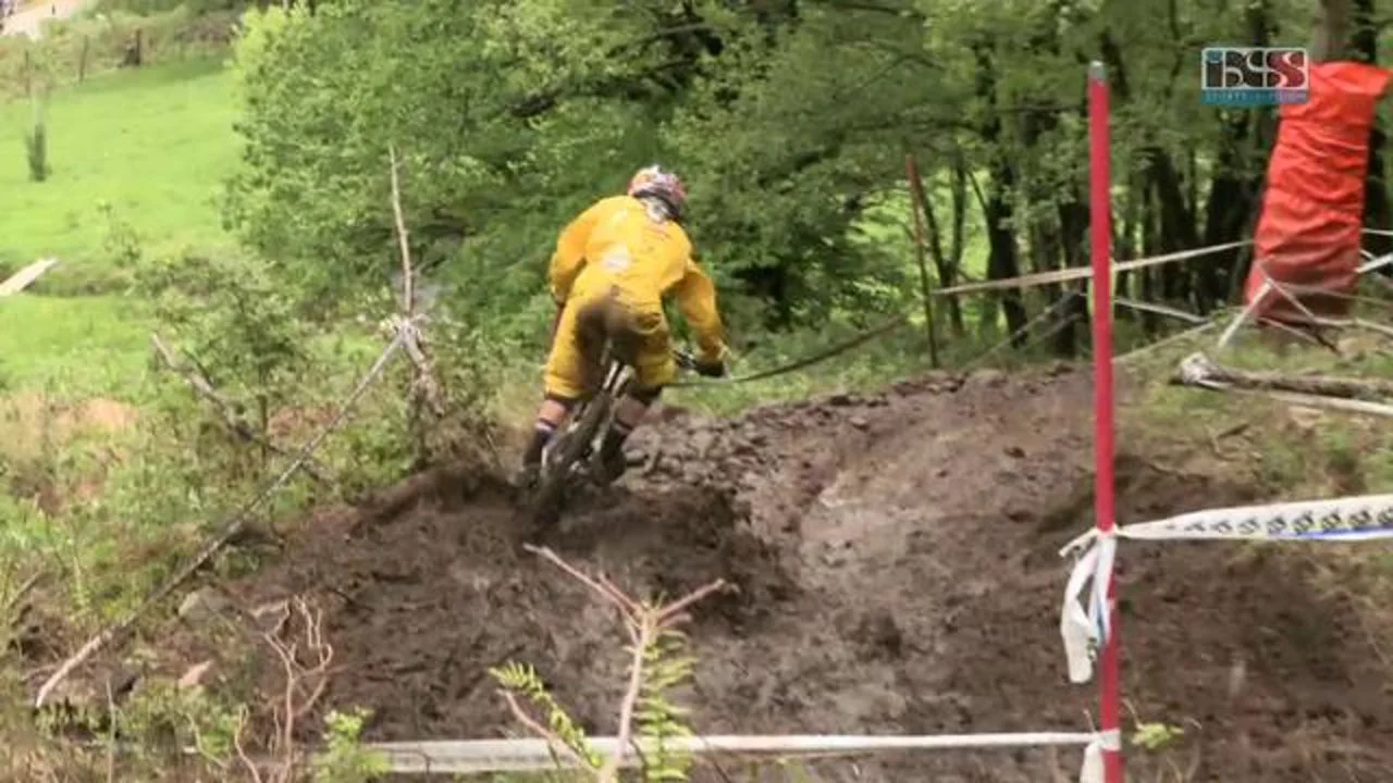 iXS EUROPEAN DOWNHILL CUP 2011 #1 IN MONTE TAMARO/SUI