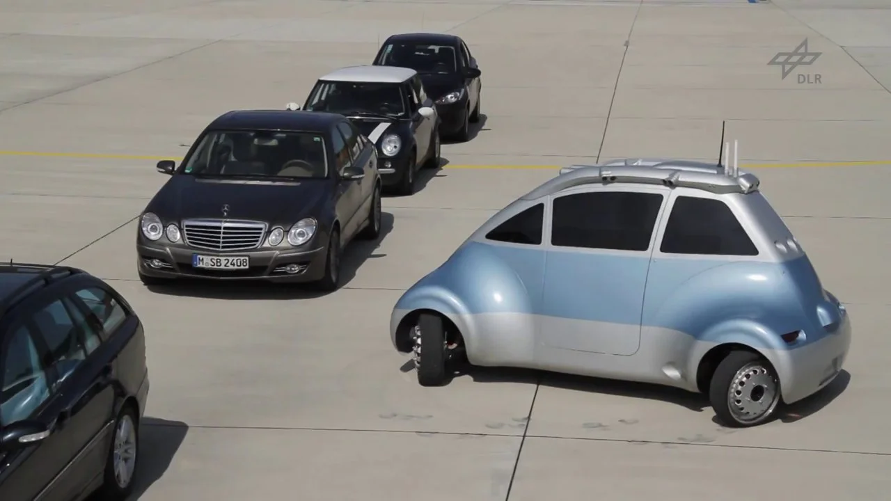 WELTRAUMTECHNIK IM AUTO: DAS ROBOMOBIL AUF TOUR