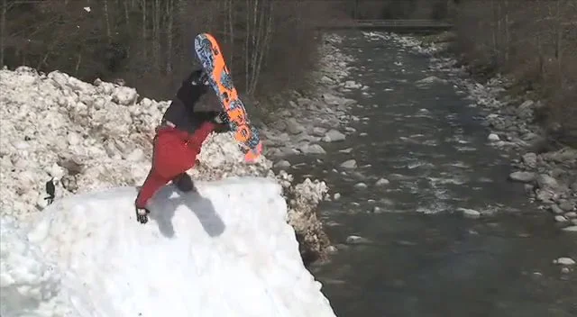 VANS & APO MOVIE: BLOODY BOARD PART 2 - FRIEDL KOLAR