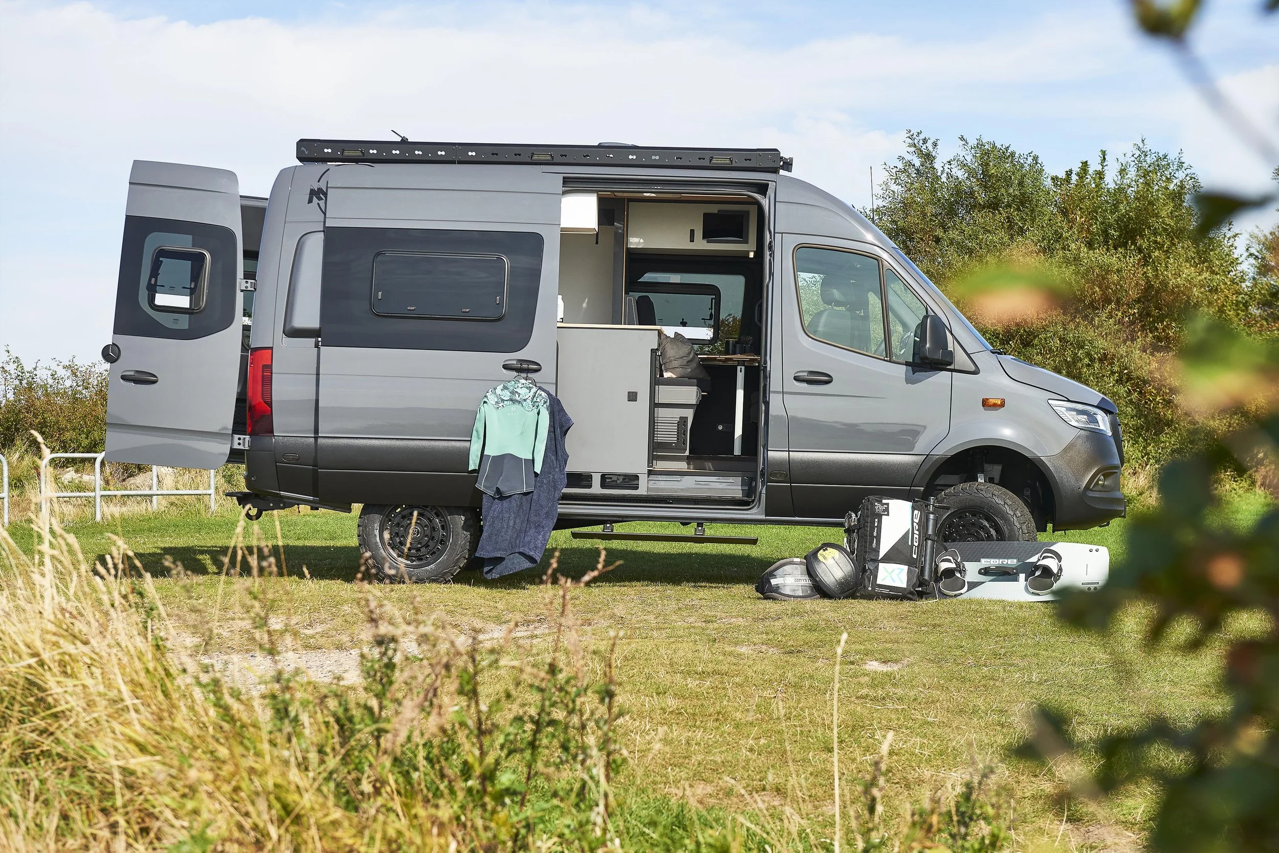 Monster Van 33562aWS.jpg