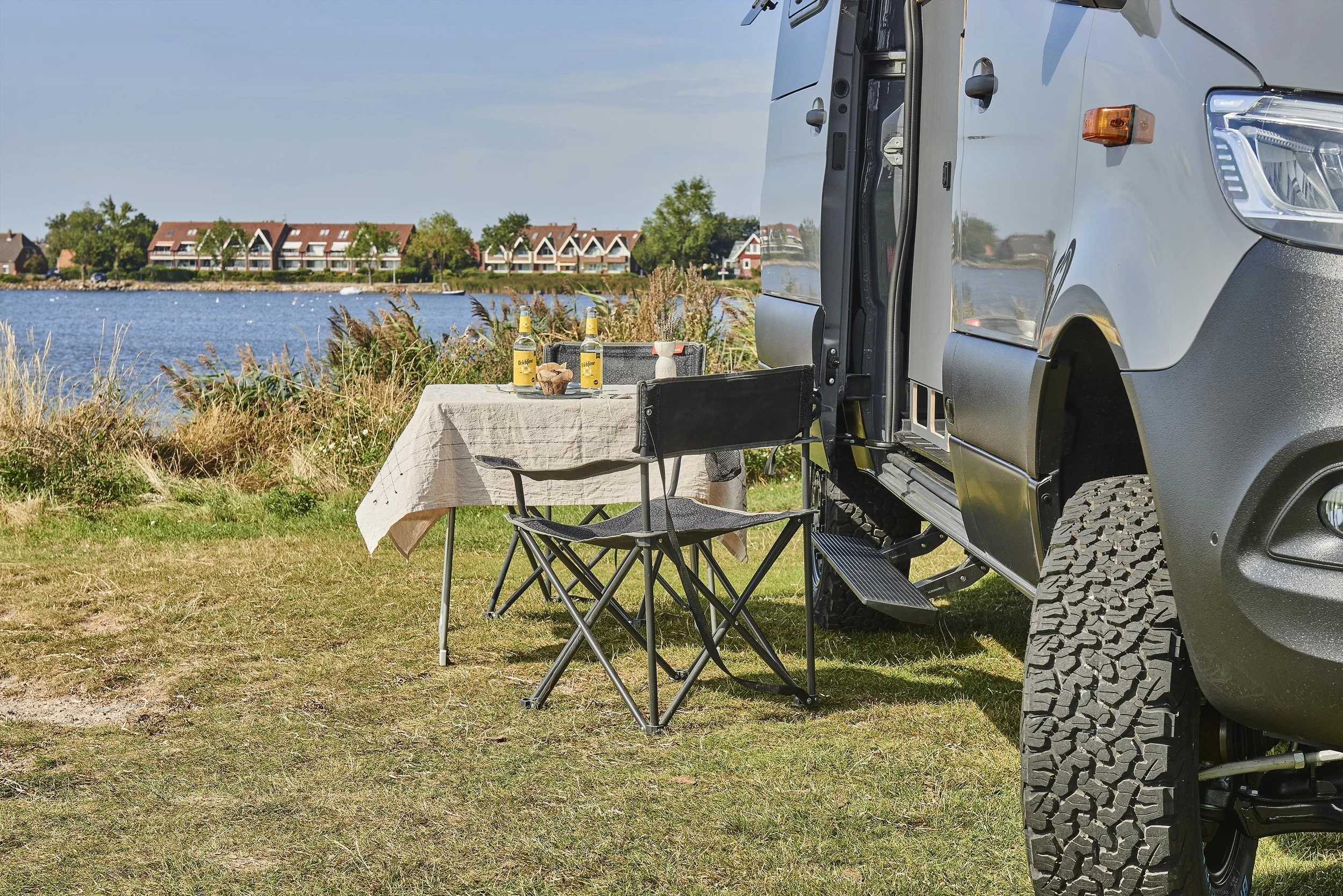 Monster Van 33540aWS.jpg