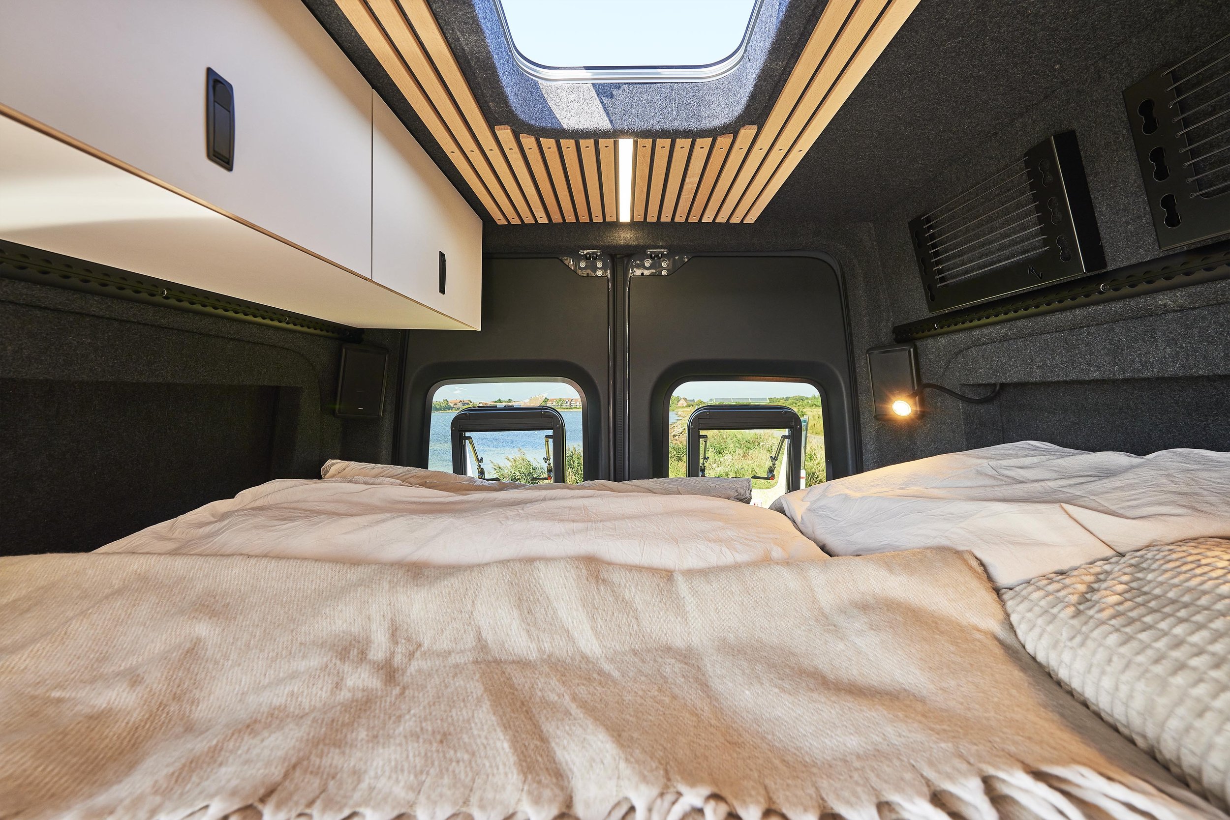 Monster Van 33425aWS.jpg