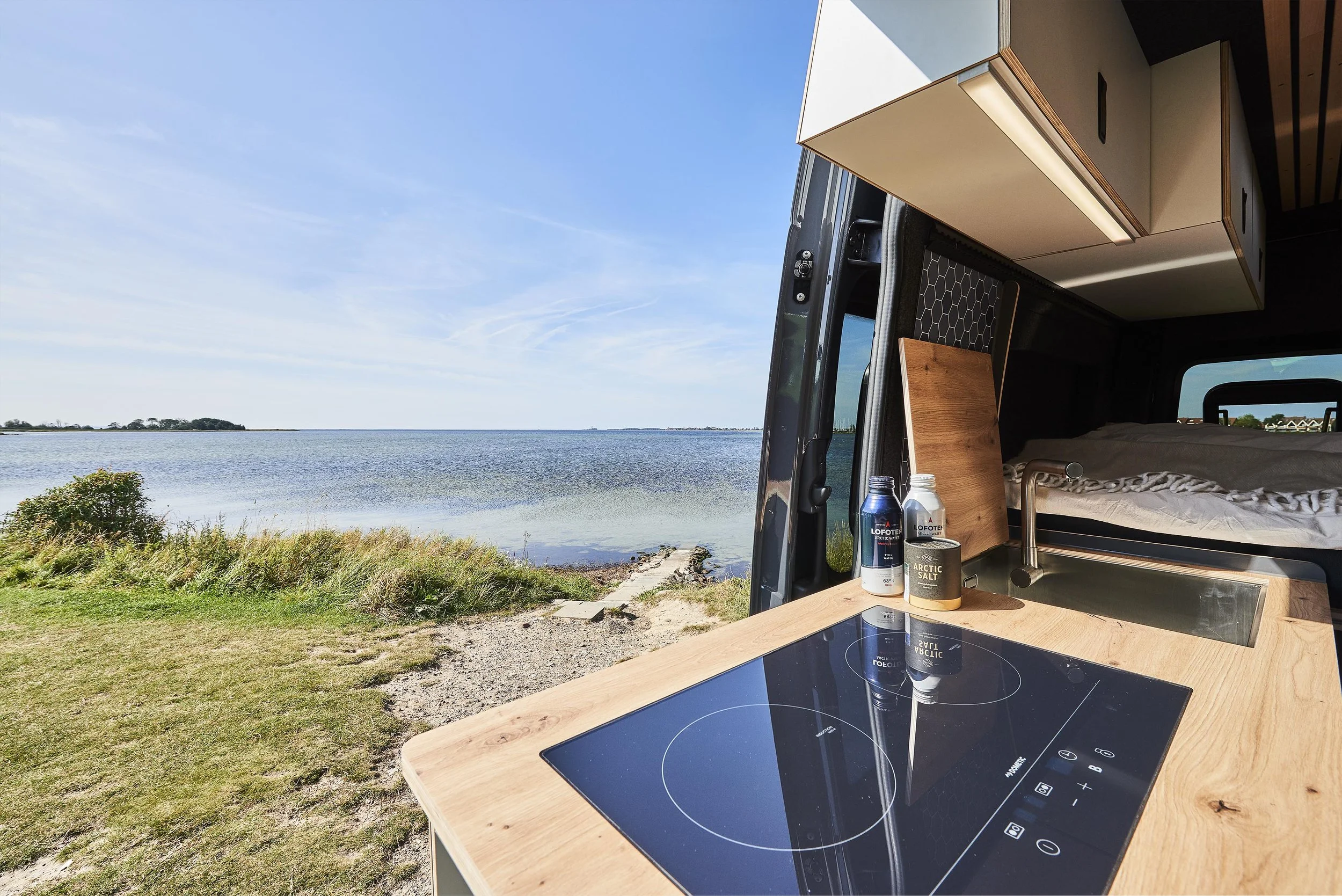 Monster Van 33400aWS.jpg