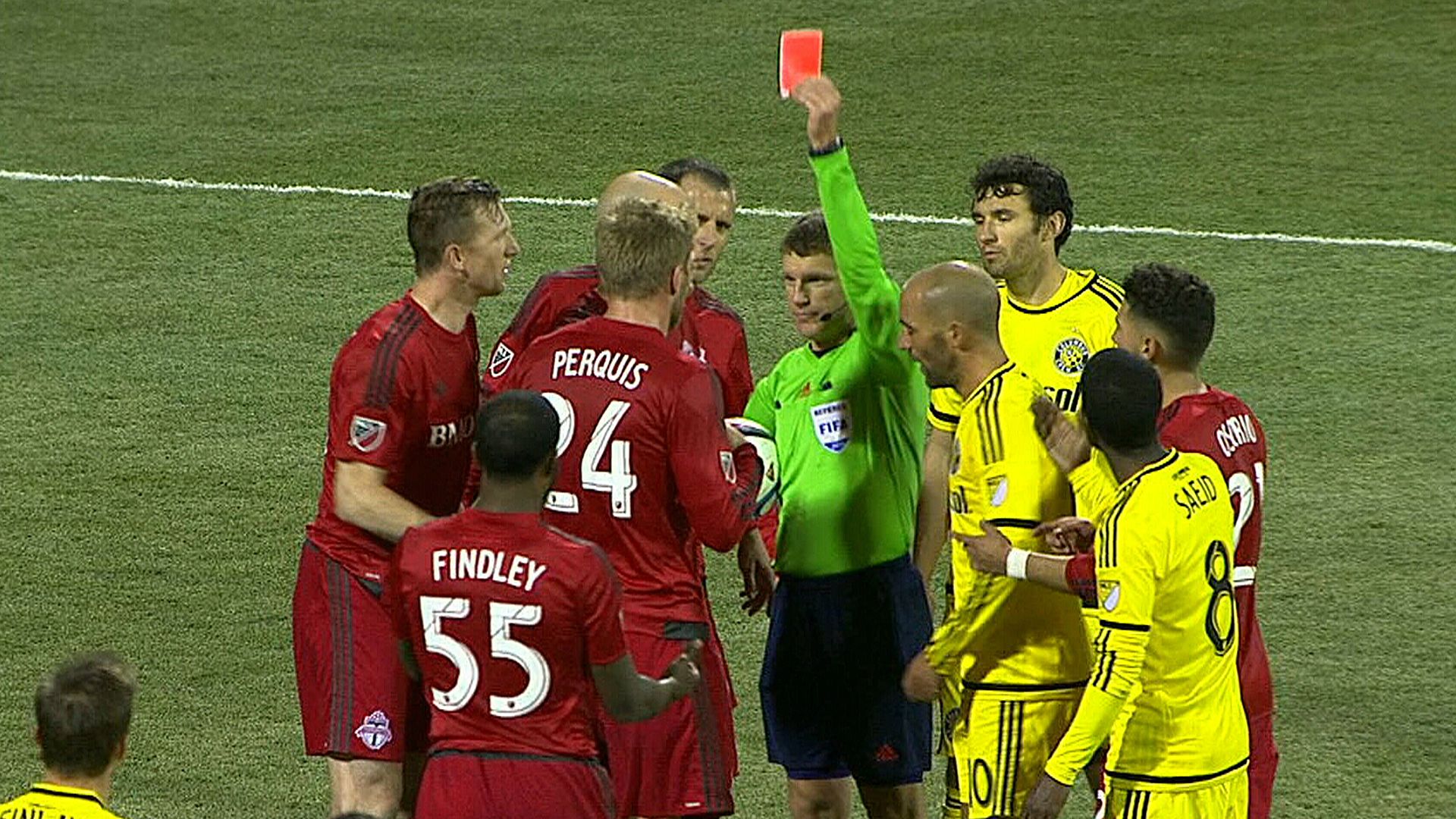 Remember that time that Dave Gantar showed a red card to Damien Perquis despite Justin Morrow actually being the player that he was trying to send off?