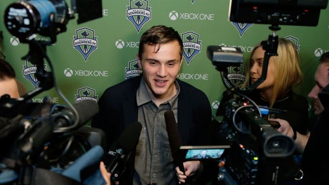 "JORDAN.... JORDAN... JORDAN... HOW DO YOU FEEL?!" -- I'm Excited -- JORDAN MORRIS EXCITED FOR SEATTLE SOUNDERS