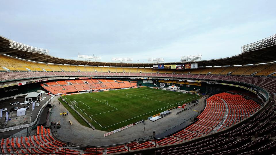 Photo: Patrick McDermott/Getty Images "We are almost there, boys! If we have no fans by the time we move into the new stadium we can increase pricing for the inaugural season!"