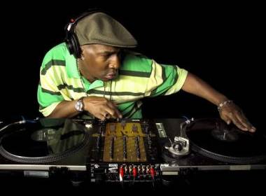 WHO ARE YA? WHO ARE YA? Oh, wait.... It's Grandmaster Flash not your local capo.