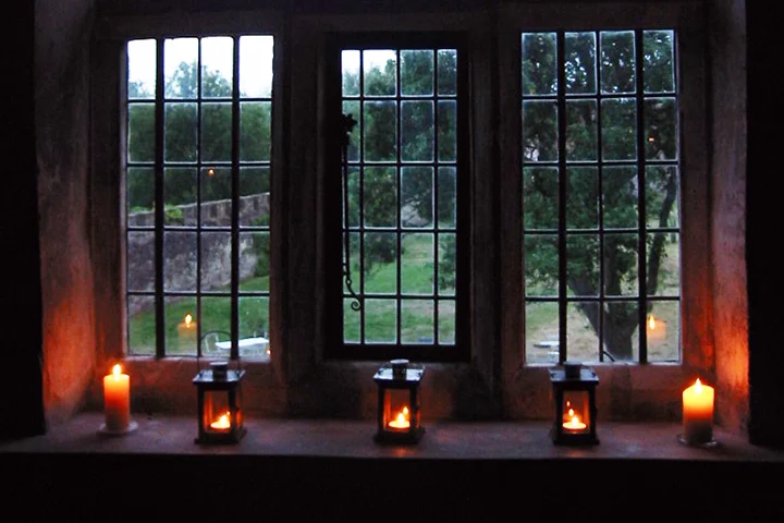 A Tapestry of Words & Music for a Tudor House