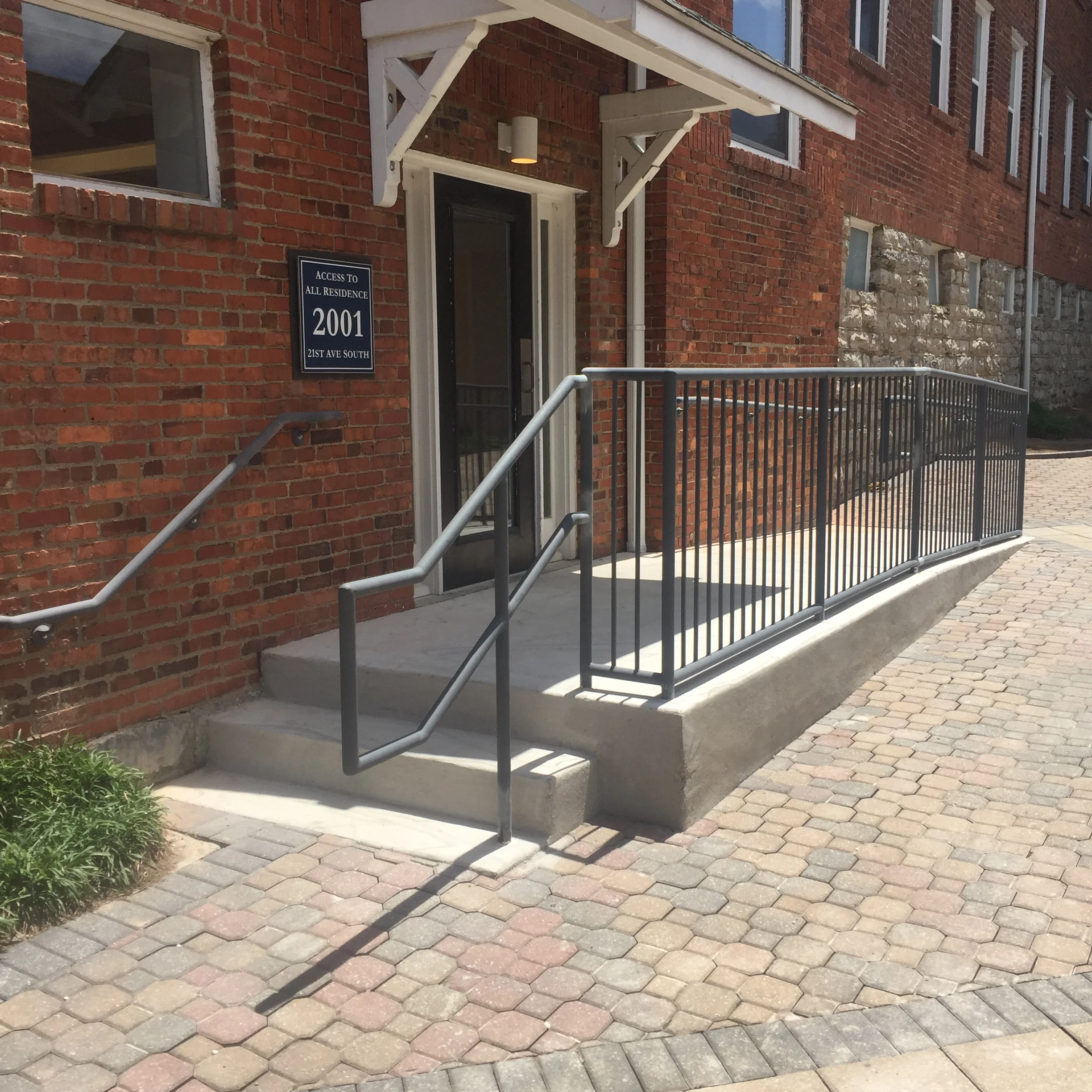 Handicap pipe rail with flag.JPG